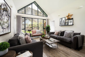 Photo 11- click for photo gallery